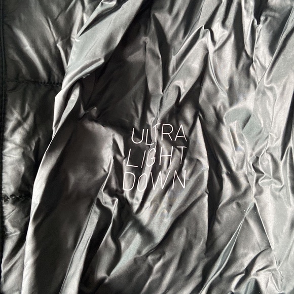 Uniqlo Ultra Light Down Green Jacket - Picture 3 of 3